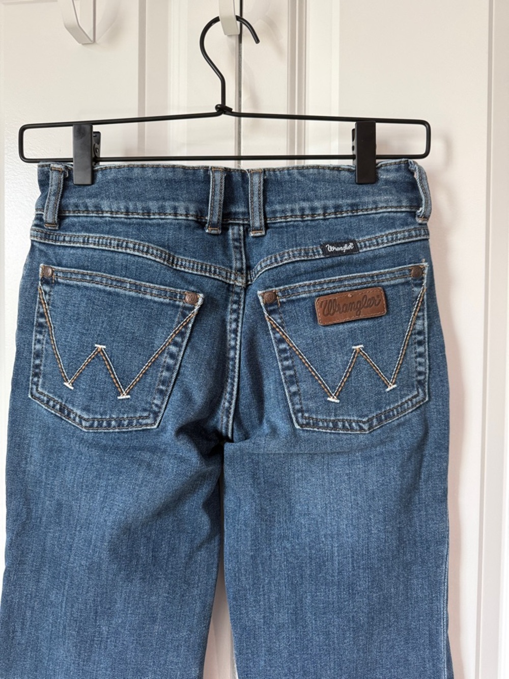 Wrangler Two-Tone Wide-Leg Jeans in Dark Blue - Picture 4 of 5